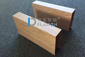 德雷斯顿铝方通100×50 木纹